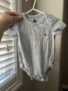GAP Gray Short Sleeve Baby Bodysuit with Pocket Bear Accent